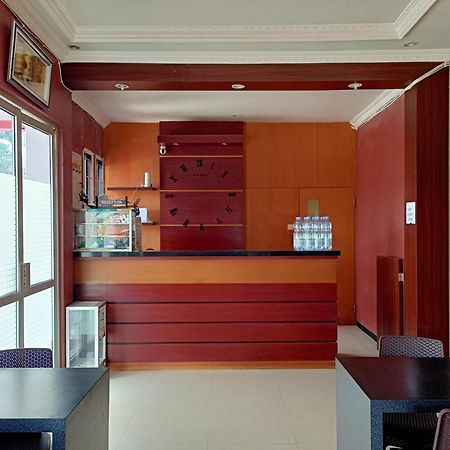 Готель Oyo 92098 Kost Orange Syariah Макасар Екстер'єр фото