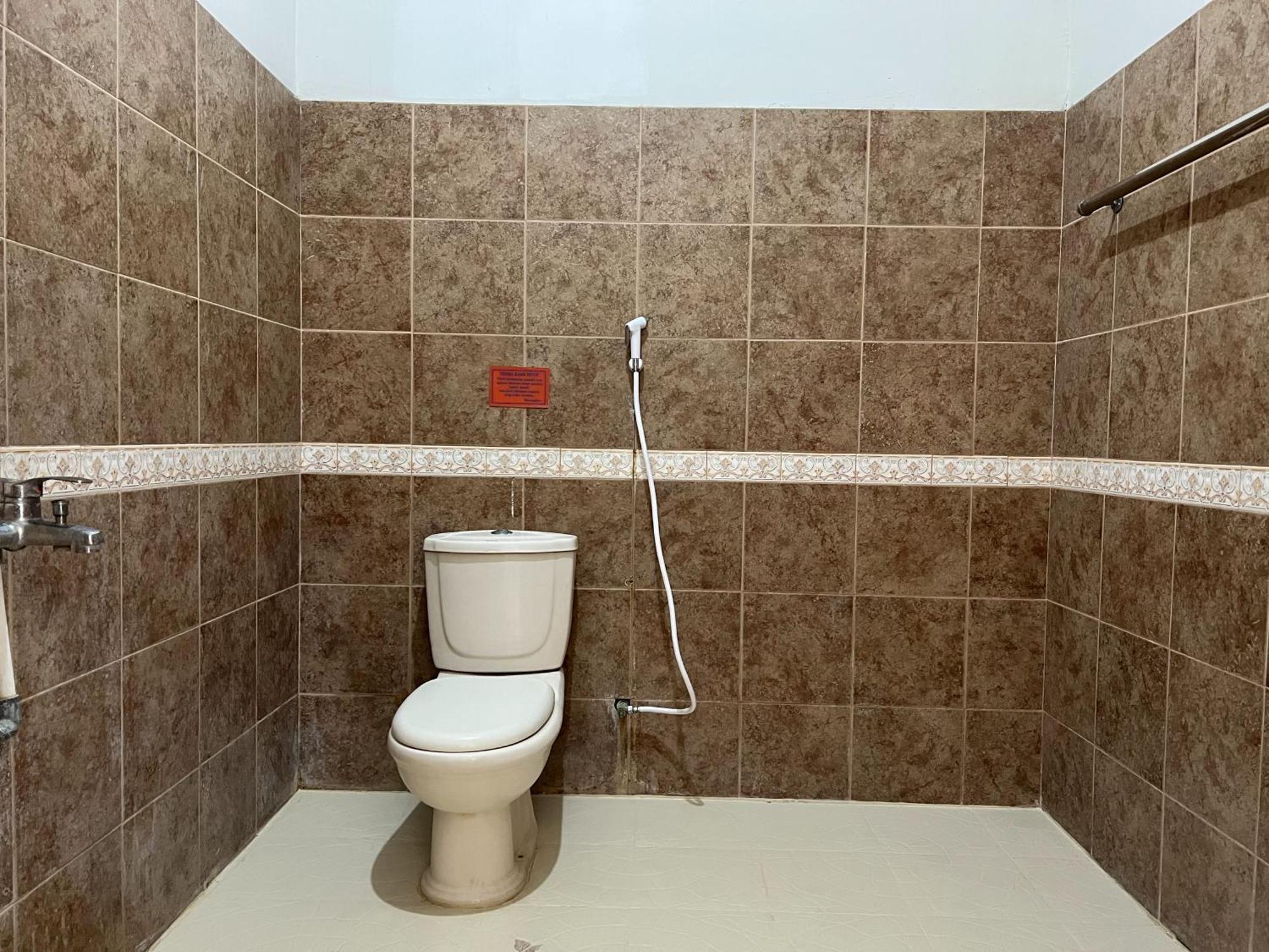 Готель Oyo 92098 Kost Orange Syariah Макасар Екстер'єр фото